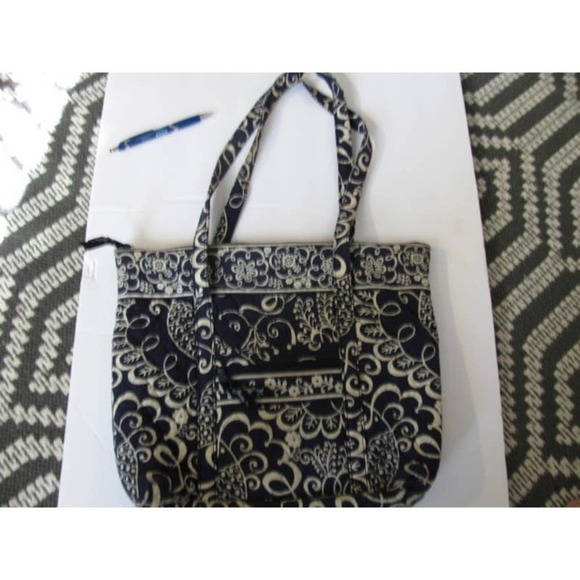 Vera Bradley Large Shoulder Bag, 14" x 12" All zippers work. - Picture 2 of 11